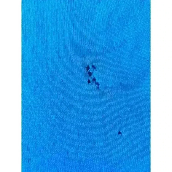 J Crew Italian cashmere sweater size XS flaws shown in pictures has a few hole - Picture 3 of 10